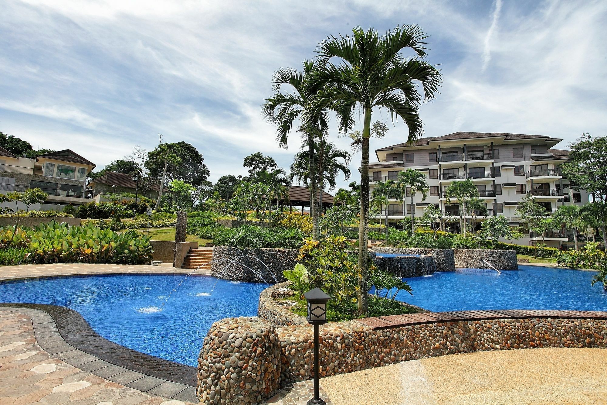 The Serviced Residences At Kasa Luntian Managed By Hii Tagaytay City Extérieur photo